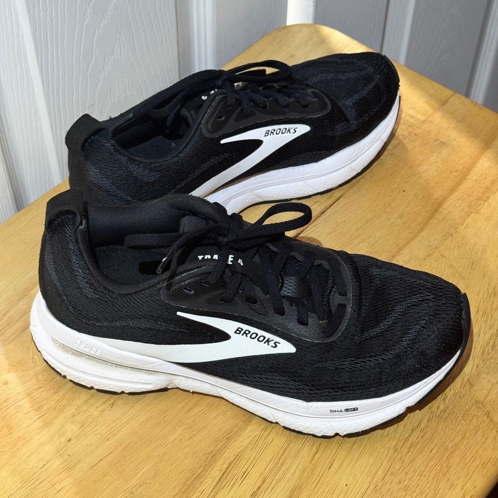 Brooks Trace 4 Womens 7.5 Running Shoes Black White 1204411B090 Neutral Sneaker